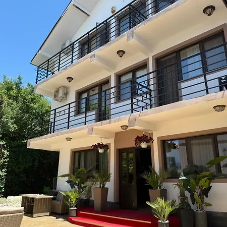 Pensiunea Boutique بيت ضيافة 3*